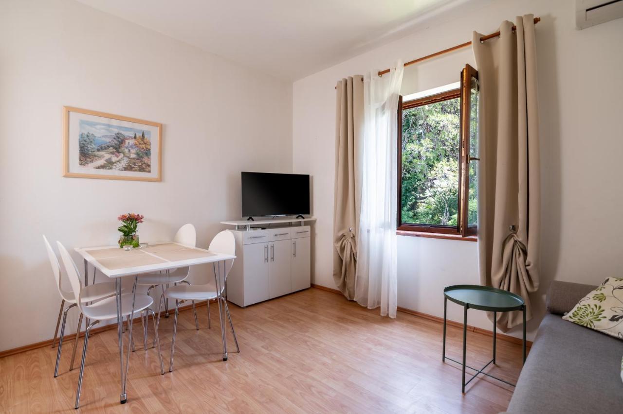 אוגייאן Apartments Rozelyn מראה חיצוני תמונה
