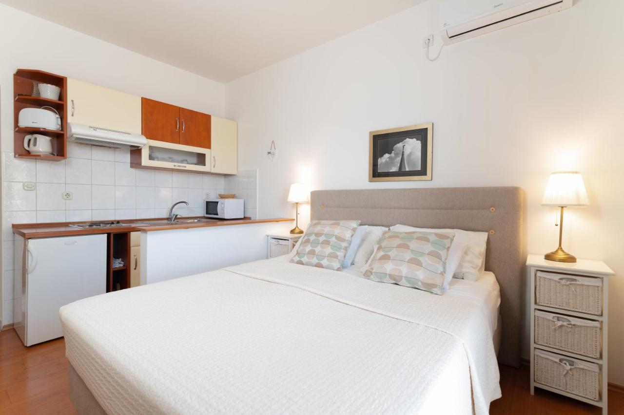 אוגייאן Apartments Rozelyn מראה חיצוני תמונה