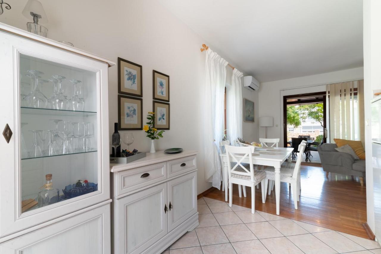 אוגייאן Apartments Rozelyn מראה חיצוני תמונה