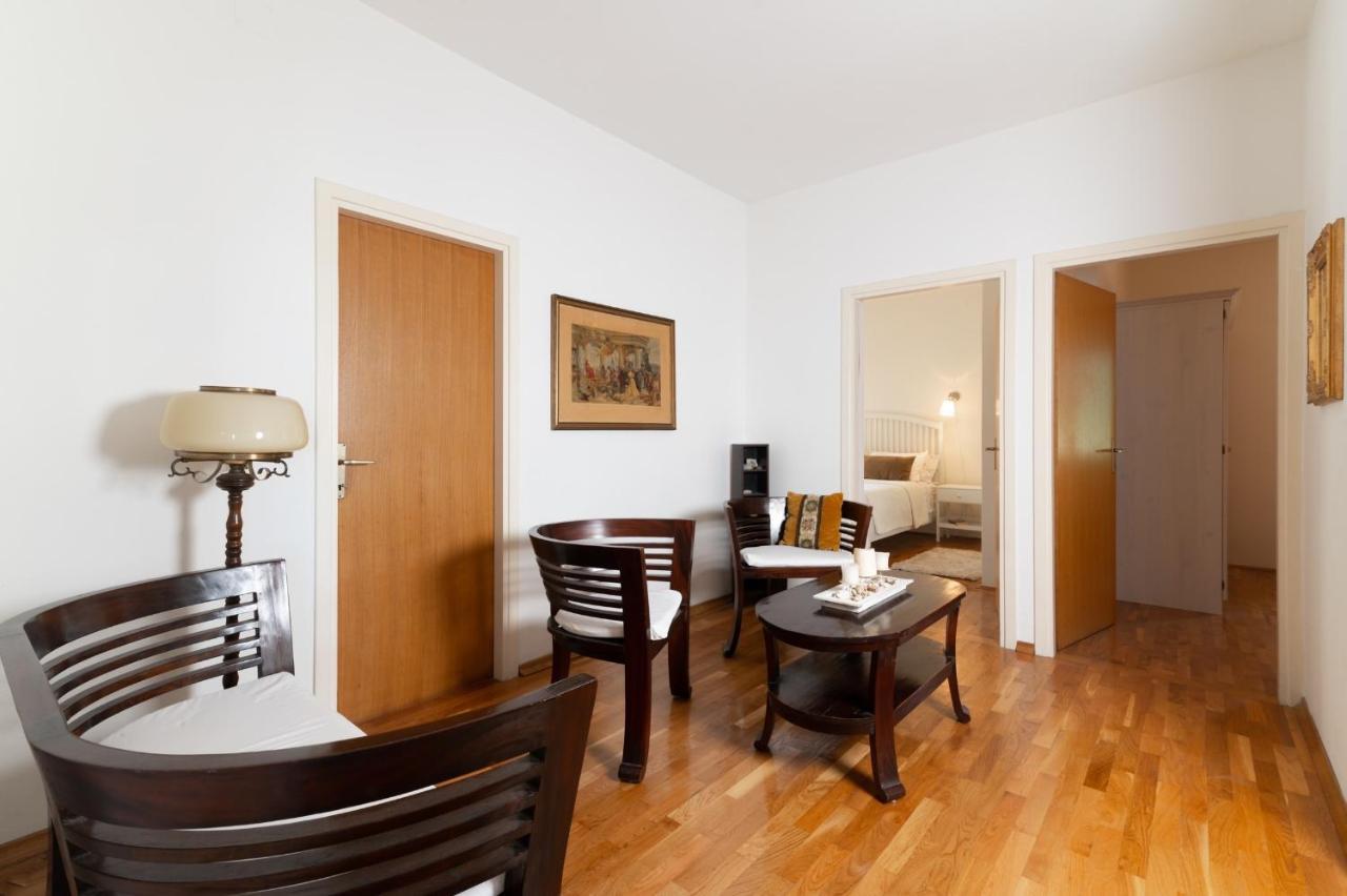 אוגייאן Apartments Rozelyn מראה חיצוני תמונה