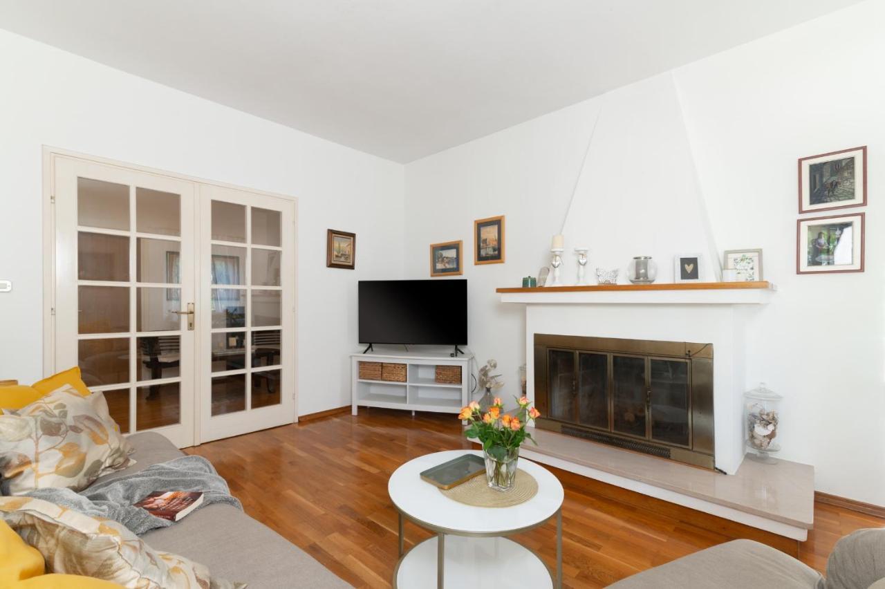 אוגייאן Apartments Rozelyn מראה חיצוני תמונה