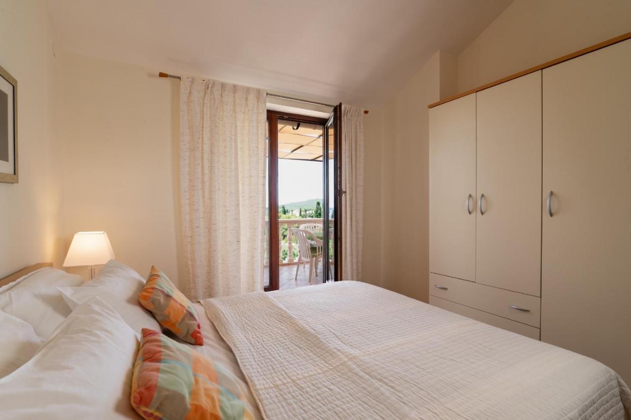 אוגייאן Apartments Rozelyn מראה חיצוני תמונה
