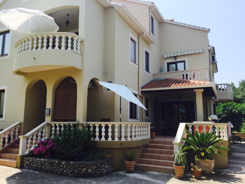 אוגייאן Apartments Rozelyn מראה חיצוני תמונה