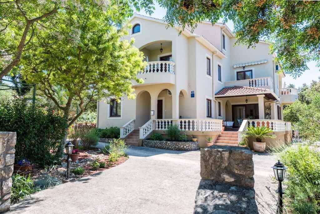 אוגייאן Apartments Rozelyn מראה חיצוני תמונה