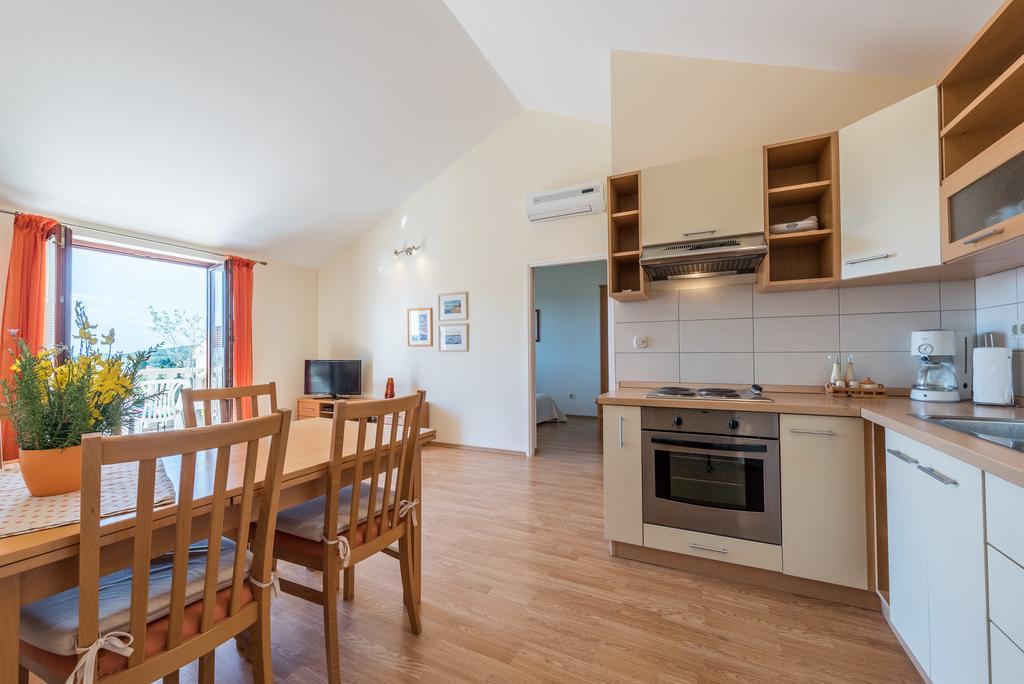 אוגייאן Apartments Rozelyn מראה חיצוני תמונה
