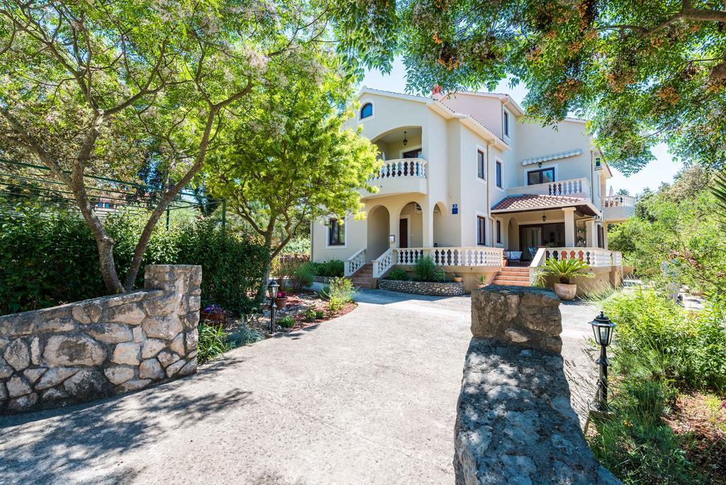 אוגייאן Apartments Rozelyn מראה חיצוני תמונה